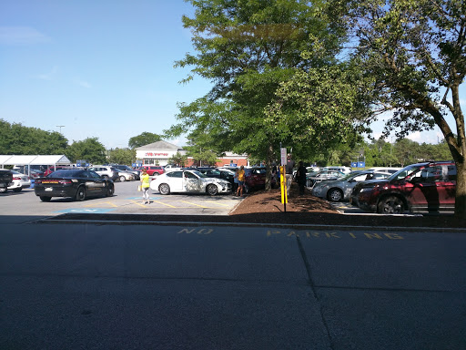 Grocery Store «Hannaford Supermarket», reviews and photos, 190 Quaker Rd, Queensbury, NY 12804, USA