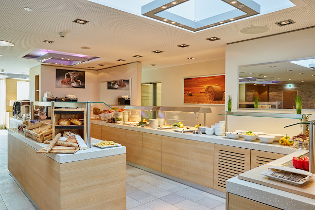 https://www.h-hotels.com/de/hplus/hotels/hplus-hotel-zuerich?utm_source=yext&utm_medium=listing