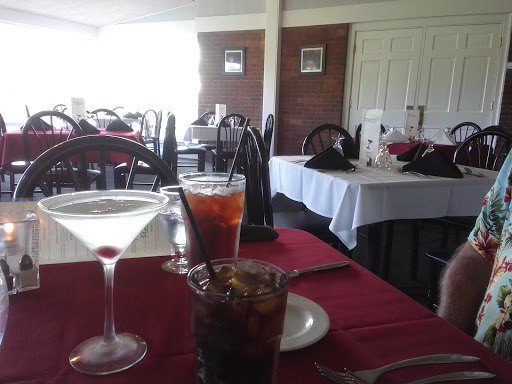 American Restaurant «Martinis Restaurant & Lounge», reviews and photos, 4338 Lake Rd W, Ashtabula, OH 44004, USA