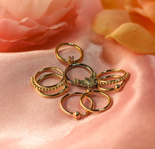 Explore italian flag tattoo ideas, creative tattoo ideas in Watertown, available at Rubis Piercing