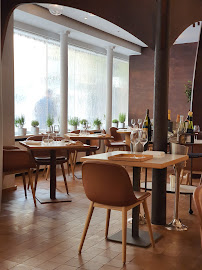 Atmosphère du Restaurant méditerranéen NOMICOS à Paris - n°17