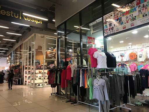 Chinese clothing shops in Kualalumpur
