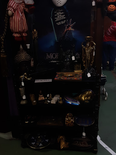 Tattoo Shop «The Rue Morgue Tattoo Gallery», reviews and photos, 198 W Jefferson St, Franklin, IN 46131, USA