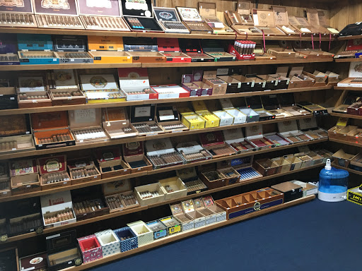 Tobacco Shop «Cigar House & Discount», reviews and photos, 1720 N Moorpark Rd, Thousand Oaks, CA 91360, USA