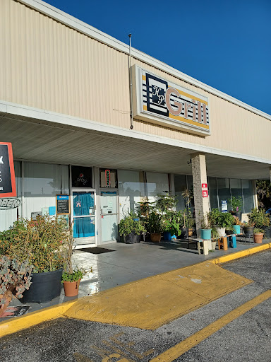 Shopping Mall «Southside Shopping Center», reviews and photos, 1415 S 14th St, Leesburg, FL 34748, USA