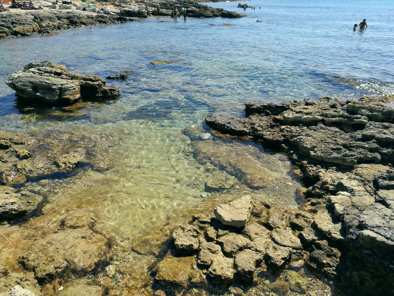 Fotografie cu Spiaggia di Baia dell'Orte amplasat într-o zonă naturală