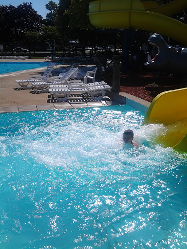 Water Park «Niles Prk District Oasis Waterpark», reviews and photos, 7877 N Milwaukee Ave, Niles, IL 60714, USA
