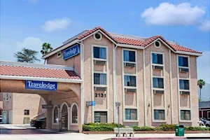 Travelodge by Wyndham Pasadena Central image