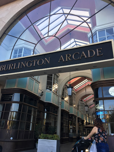 Shopping Mall «Shops On Lake Avenue», reviews and photos, 345 S Lake Ave, Pasadena, CA 91101, USA