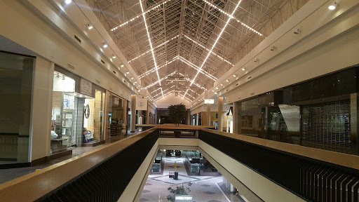 Shopping Mall «ShoppingTown Mall», reviews and photos, 3649 Erie Blvd E, Syracuse, NY 13214, USA
