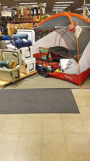 Camping Store «REI», reviews and photos, 17W160 W 22nd St, Oakbrook Terrace, IL 60181, USA