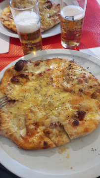 Plats et boissons du Pizzas à emporter Pizza Montano à Clesles - n°3