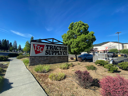 Home Improvement Store «Tractor Supply Co.», reviews and photos, 1248 Airport Park Blvd, Ukiah, CA 95482, USA