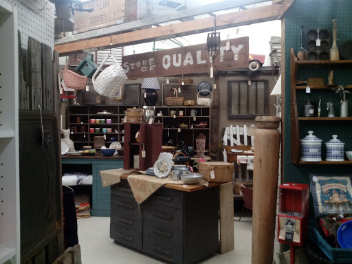 Antique Store «National Road Antique Mall», reviews and photos, 39 W Main St, Cambridge City, IN 47327, USA