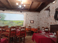 Atmosphère du Restaurant français Restaurant Favard-Franca à Cherveix-Cubas - n°5