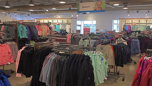 Sportswear Store «Columbia Sportswear Outlet Store at Cincinnati Premium Outlets», reviews and photos, 234 Premium Outlets Dr, Monroe, OH 45050, USA