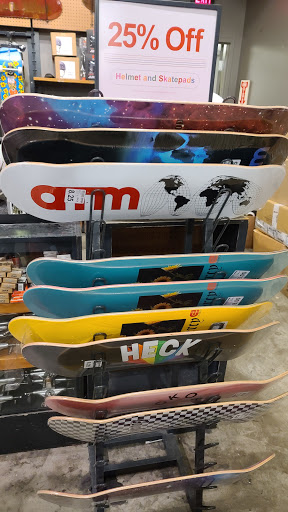 Clothing Store «Zumiez», reviews and photos, 3401 Dale Rd #247b, Modesto, CA 95356, USA