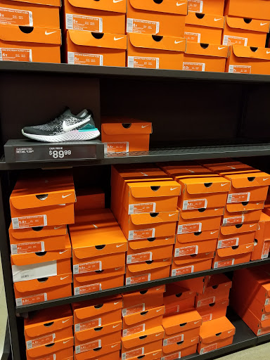 Outlet Mall «Outlets at San Clemente», reviews and photos, 101 W Avenida Vista Hermosa #190, San Clemente, CA 92672, USA