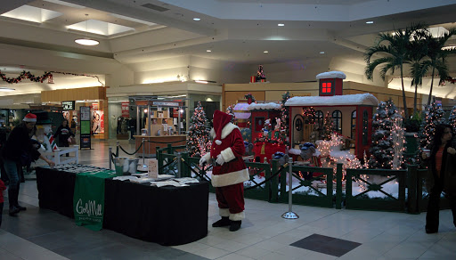 Shopping Mall «Golf Mill Shopping Center», reviews and photos, 239 Golf mill Center, Niles, IL 60714, USA