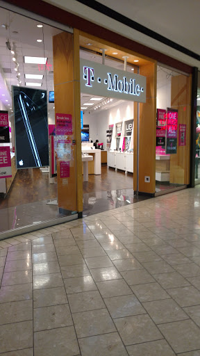 Cell Phone Store «T-Mobile», reviews and photos, 100 Greyrock Pl e, Stamford, CT 06901, USA