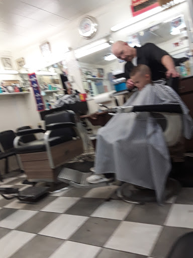 Barber Shop «De Hart Barber Shop», reviews and photos, 3253 Holt Rd, Indianapolis, IN 46221, USA