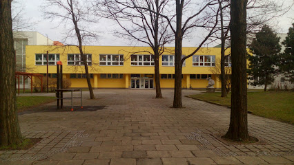 Základní škola Šrámkova, Opava