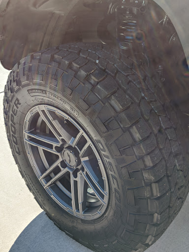 Tire Shop «Discount Tire Store - Tucson, AZ», reviews and photos, 3960 W Ina Rd, Tucson, AZ 85741, USA