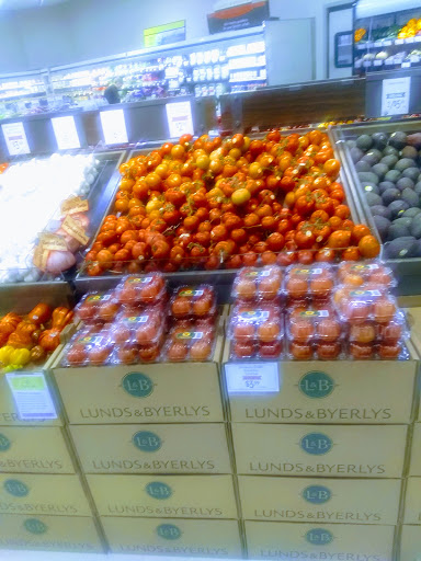 Grocery Store «Lunds & Byerlys Highland Park», reviews and photos, 2128 Ford Pkwy, St Paul, MN 55116, USA
