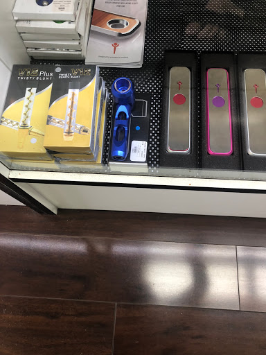 Tobacco Shop «Smokeez Smoke Shop», reviews and photos, 2301 17th St, Santa Ana, CA 92705, USA