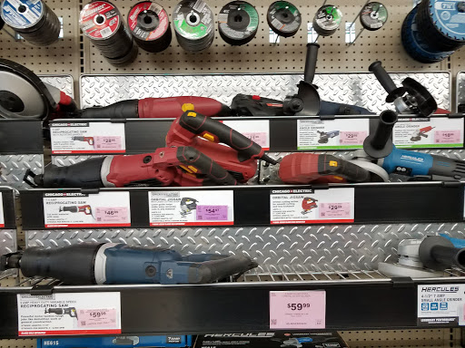 Hardware Store «Harbor Freight Tools», reviews and photos, 904 N Lake St, Aurora, IL 60506, USA