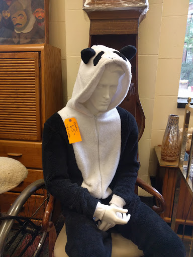 Thrift Store «New Elephant Resale Shop Of Chicago, NFP», reviews and photos, 2325 N Clark St, Chicago, IL 60614, USA