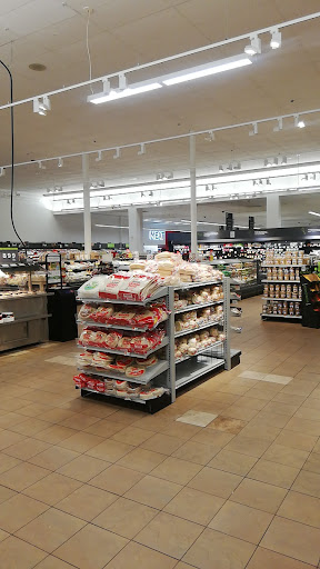 Grocery Store «Stop & Shop», reviews and photos, 1100 Massachusetts Ave, Dorchester, MA 02125, USA