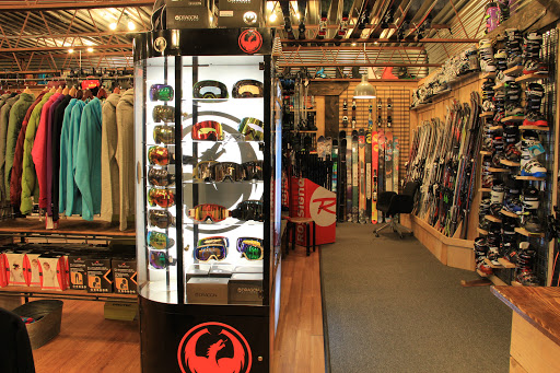 Snowboard Shop «Peak Ski & Snowboard Center», reviews and photos, 640 Center Rd, Pittsburgh, PA 15239, USA