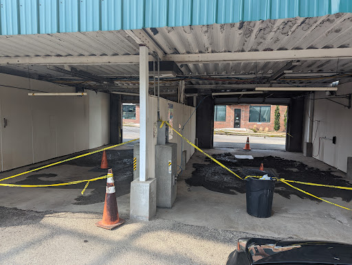 Car Wash «Wonderful Waldo Car Wash», reviews and photos, 7401 Broadway St, Kansas City, MO 64114, USA