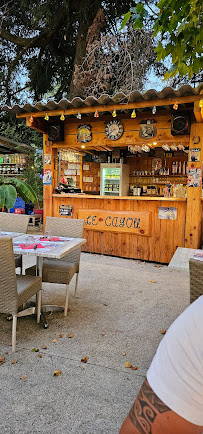 Atmosphère du Restaurant français Bistrot Cayou à Vallon-Pont-d'Arc - n°6