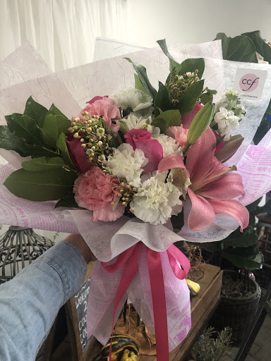 Florist «Country Cousins Flower shop», reviews and photos, 841 E Whittier Blvd, La Habra, CA 90631, USA