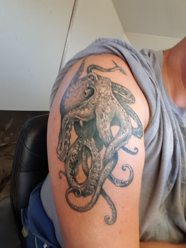 Tattoo Shop «Eye of Jade Tattoo», reviews and photos, 6165 Skyway, Paradise, CA 95969, USA