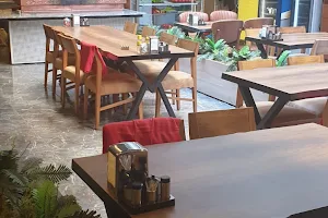 Lale Cafe & Restaurant image