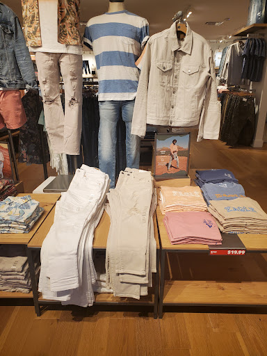 Clothing Store «AEO & Aerie Store», reviews and photos, 400 Ernest W Barrett Pkwy NW, Kennesaw, GA 30144, USA