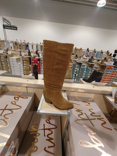 Shopping Mall «Brandywine Square Shopping Center», reviews and photos, Quarry Rd & U.S. 30, Downingtown, PA 19335, USA