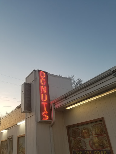 Donut Shop «Daylight Donuts», reviews and photos, 1243 W Central Ave, El Dorado, KS 67042, USA