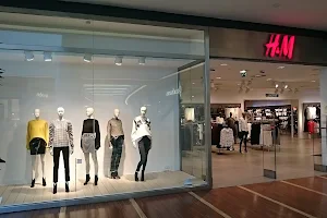 H&M image