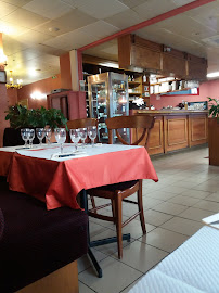 Atmosphère du Restaurant italien Restaurant Mona Lisa Ermont - n°13