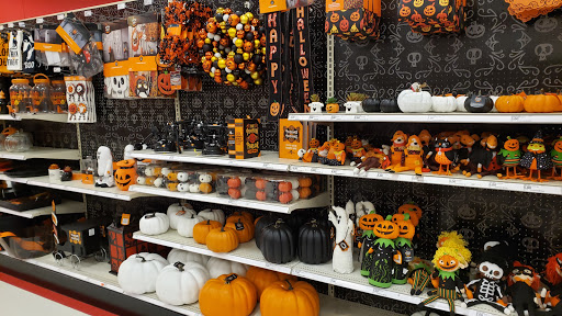 Shopping Mall «West Hollywood Gateway», reviews and photos, 7100 California Route 2, Los Angeles, CA 90046, USA