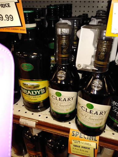 Liquor Store «Liquor & Wine Warehouse», reviews and photos, 1720 Eastchester Rd, Bronx, NY 10461, USA