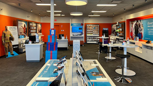 Cell Phone Store «Spring Mobile AT&T Authorized Retailer», reviews and photos, 1095 Kennedy Rd #7a, Windsor, CT 06095, USA