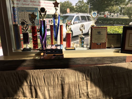 Dance School «Spotlight Dance Center», reviews and photos, 7751 Kingspointe Pkwy #102, Orlando, FL 32819, USA