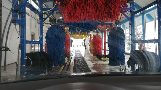 Car Wash «Breeze Thru Car Wash - Longmont», reviews and photos, 1213 Ken Pratt Blvd, Longmont, CO 80501, USA