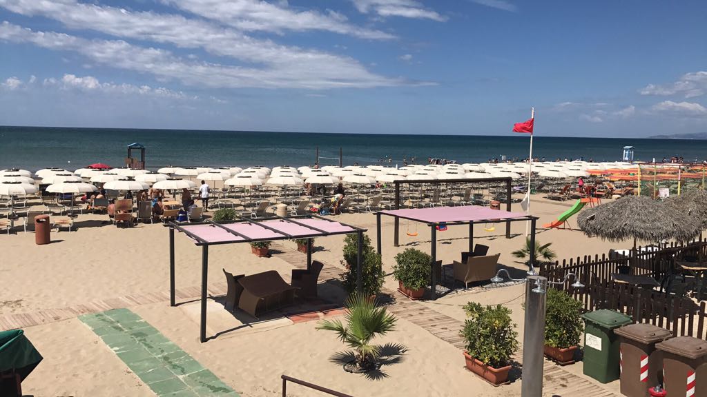 Photo de Spiaggia di Mondragone et le règlement