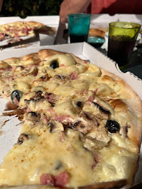 Plats et boissons du Pizzeria Camion à pizza chez ben et mimi à Marseille - n°12